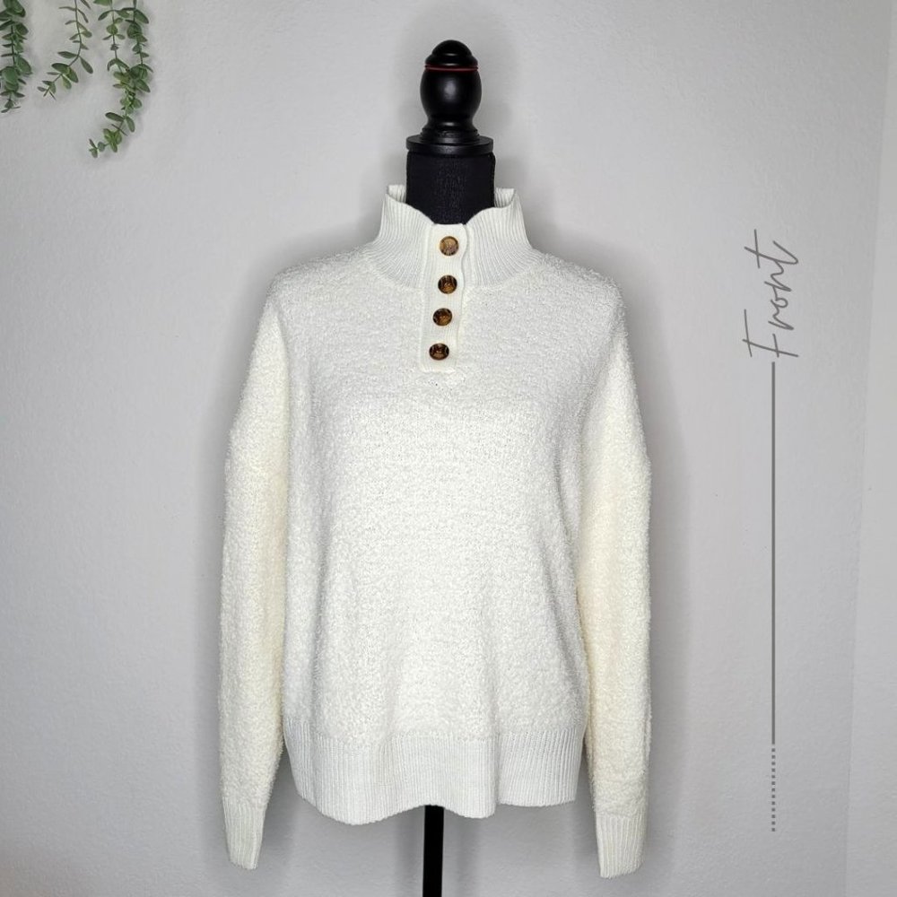 WHITE KNITTED TURTLENECK SWEATER OVERSIZED